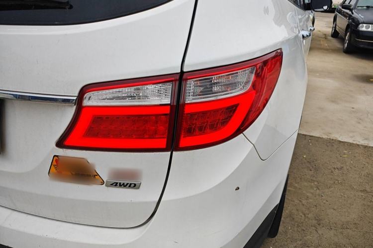 Used Hyundai Grand SantaFe 2013 3.0L 7-Seater Four-Wheel-Drive Comfort Edition Right Rear Taillight
