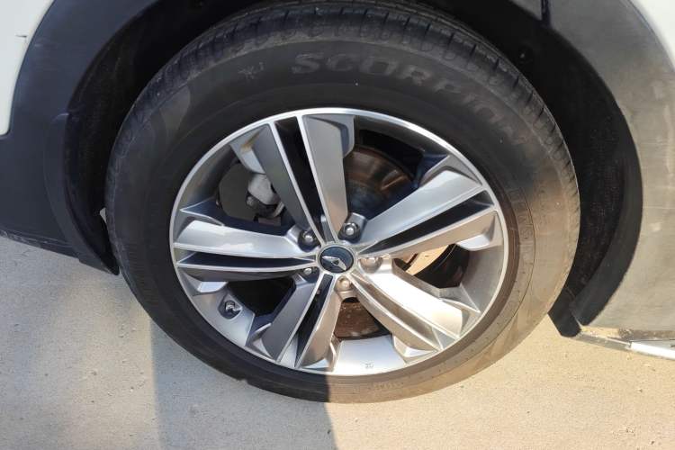 Used Hyundai Grand SantaFe 2013 3.0L 7-Seater 4x4 Flagship Edition Right Rear Wheel Hub
