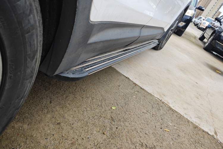 Used Hyundai Grand SantaFe 2013 3.0L 7-Seater Four-Wheel-Drive Comfort Edition Right Side Sill