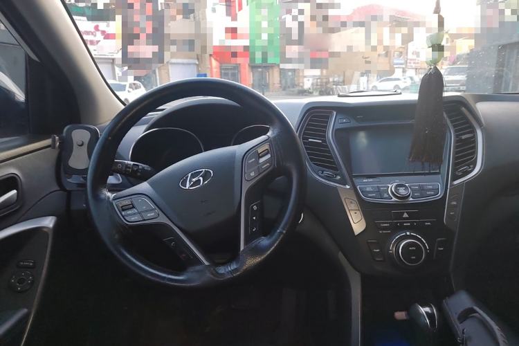Used Hyundai Grand SantaFe 2013 3.0L 7-Seater Four-Wheel-Drive Comfort Edition Steering Wheel