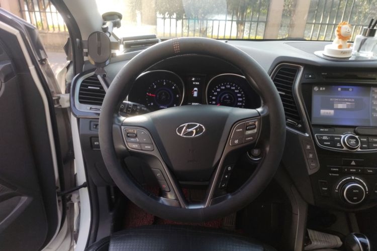 Used Hyundai Grand SantaFe 2013 2.2T 7-Seater Four-Wheel-Drive Flagship Edition Steering Wheel