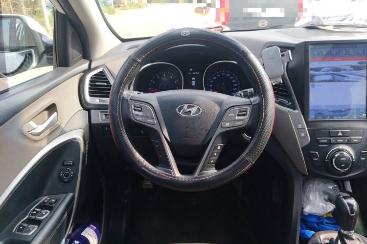 Used Hyundai Grand SantaFe 2013 3.0L 7-Seater Four-Wheel-Drive Comfort Edition Steering Wheel