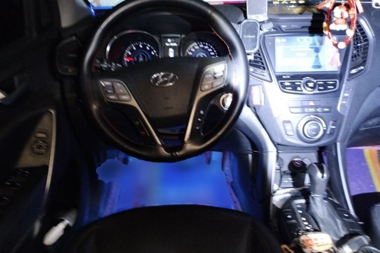Used Hyundai Grand SantaFe 2013 3.0L 7-Seater Four-Wheel-Drive Comfort Edition Steering Wheel
