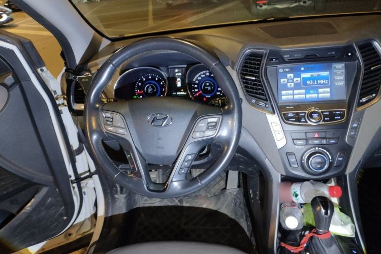 Used Hyundai Grand SantaFe 2013 3.0L 7-Seater Four-Wheel-Drive Comfort Edition Steering Wheel