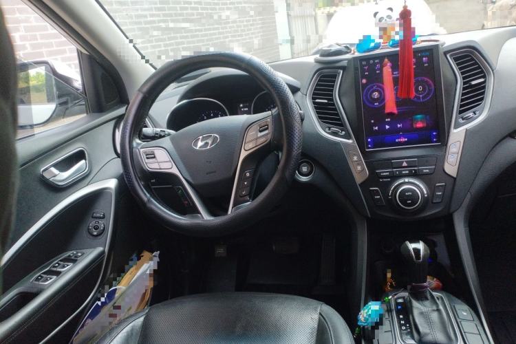 Used Hyundai Grand SantaFe 2013 3.0L 7-Seater Four-Wheel-Drive Comfort Edition Steering Wheel