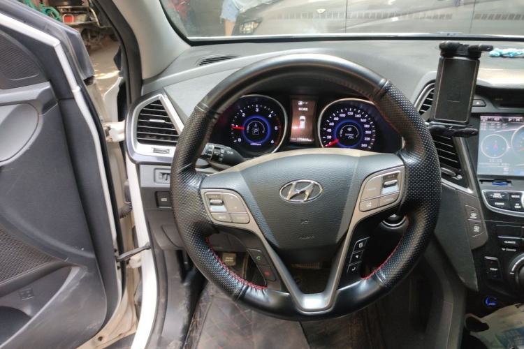Used Hyundai Grand SantaFe 2013 2.2T 7-Seater Four-Wheel-Drive Luxury Edition Steering Wheel