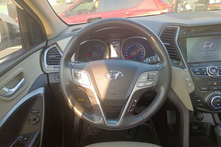 Used Hyundai Grand SantaFe 2013 2.2T 7-Seater Four-Wheel-Drive Comfort Edition Steering Wheel