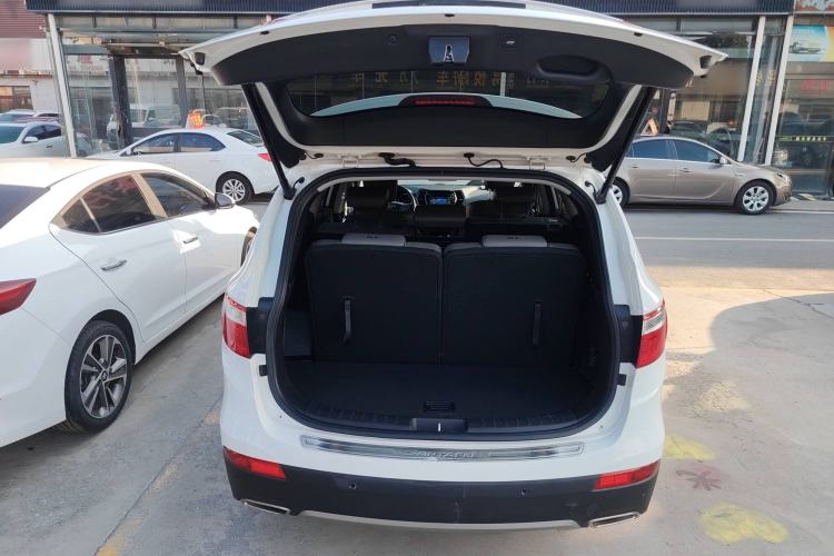 Used Hyundai Grand SantaFe 2013 3.0L 7-Seater 4x4 Flagship Edition Trunk