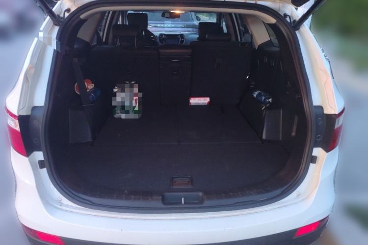 Used Hyundai Grand SantaFe 2013 3.0L 7-Seater Four-Wheel-Drive Comfort Edition Trunk