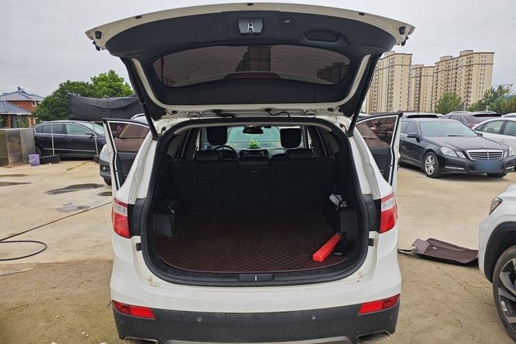 Used Hyundai Grand SantaFe 2013 3.0L 7-Seater Four-Wheel-Drive Comfort Edition Trunk