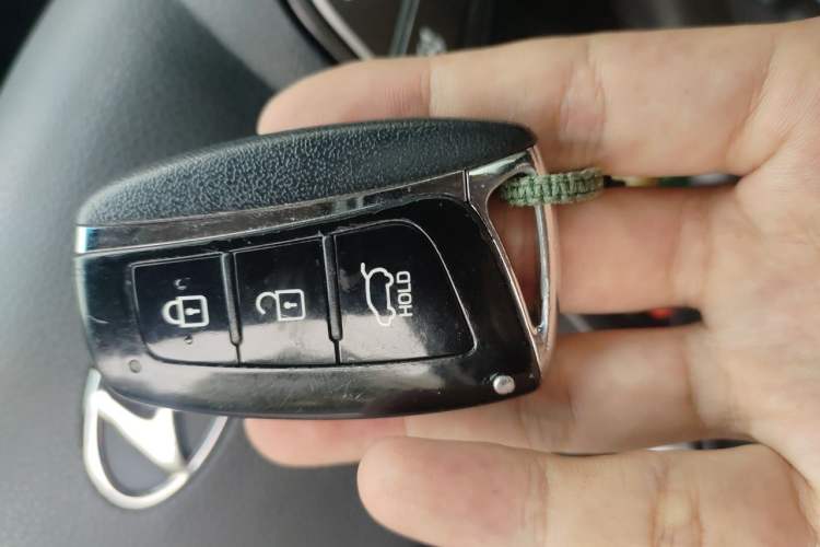 Used Hyundai Grand SantaFe 2013 3.0L 7-Seater Four-Wheel-Drive Comfort Edition Vehicle Key