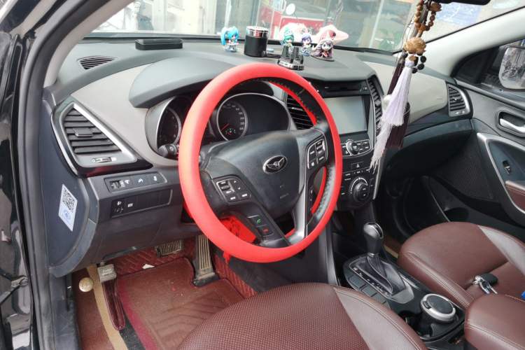 Used Hyundai Grand SantaFe 2015 2.0T 7-Seater Two-Wheel Drive Leading Edition Center Console