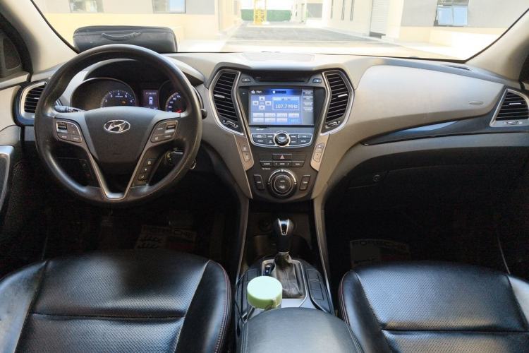 Used Hyundai Grand SantaFe 2015 2.0T 7-Seater Two-Wheel Drive Leading Edition Center Console