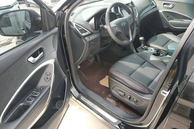 Used Hyundai Grand SantaFe 2015 2.2T 7-Seater Two-Wheel-Drive Zhi Ling Limited Edition Driver Seat