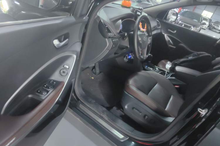 Used Hyundai Grand SantaFe 2015 2.0T 7-Seater Two-Wheel Drive Leading Edition Driver Seat