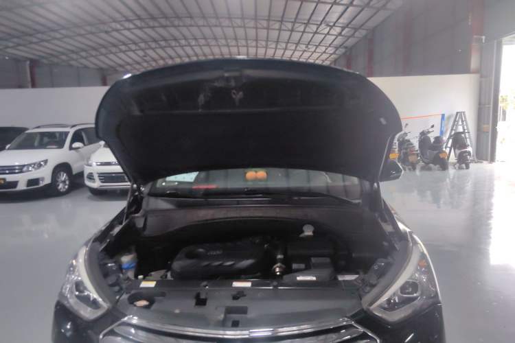 Used Hyundai Grand SantaFe 2015 2.0T 7-Seater Two-Wheel Drive Leading Edition Engine Bay