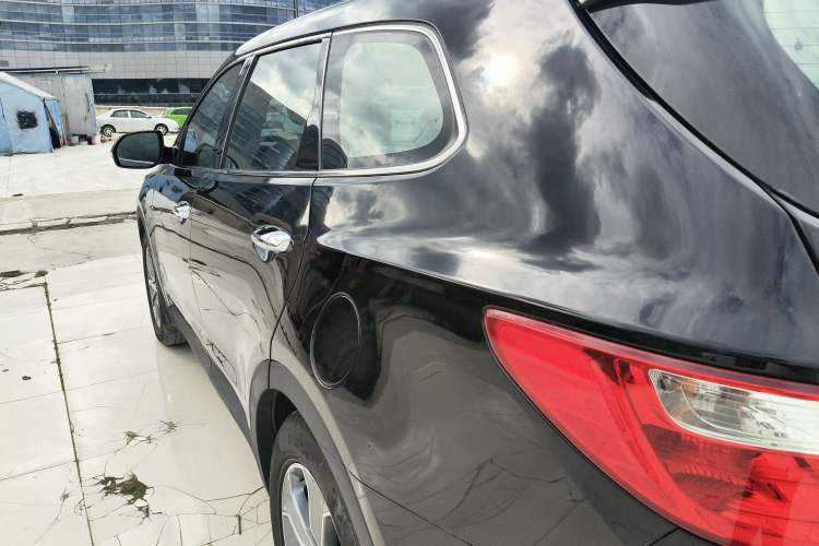 Used Hyundai Grand SantaFe 2015 2.2T 7-Seater Two-Wheel-Drive Zhi Ling Limited Edition Exterior 5