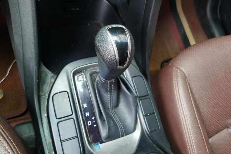 Used Hyundai Grand SantaFe 2015 2.0T 7-Seater Two-Wheel Drive Leading Edition Gear Lever