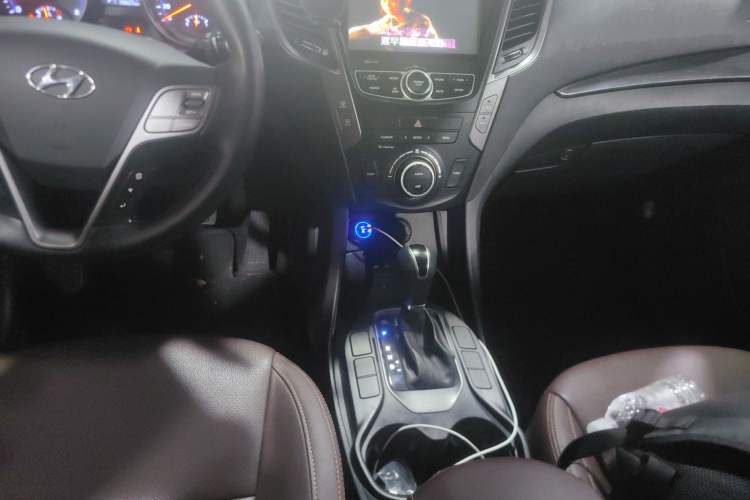 Used Hyundai Grand SantaFe 2015 2.0T 7-Seater Two-Wheel Drive Leading Edition Gear Lever