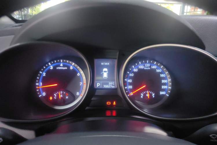 Used Hyundai Grand SantaFe 2015 2.0T 7-Seater Two-Wheel Drive Leading Edition Instrument Cluster