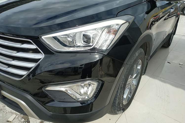 Used Hyundai Grand SantaFe 2015 2.2T 7-Seater Two-Wheel-Drive Zhi Ling Limited Edition Left Front Headlight