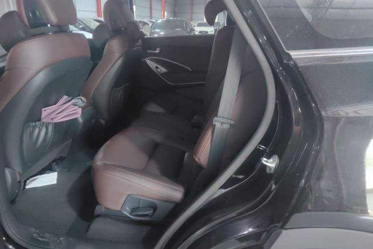 Used Hyundai Grand SantaFe 2015 2.0T 7-Seater Two-Wheel Drive Leading Edition Left Rear Seat