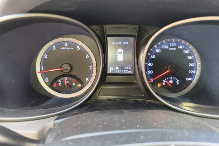 Used Hyundai Grand SantaFe 2015 2.0T 7-Seater Two-Wheel Drive Leading Edition Odometer Close Up