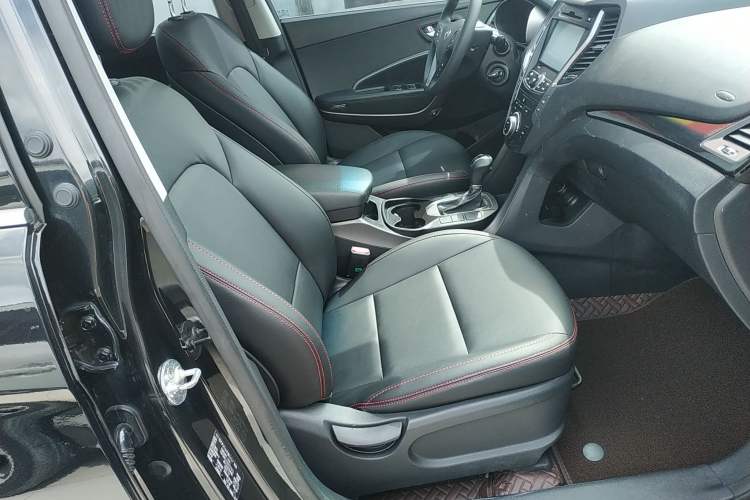 Used Hyundai Grand SantaFe 2015 2.2T 7-Seater Two-Wheel-Drive Zhi Ling Limited Edition Right Front Seat