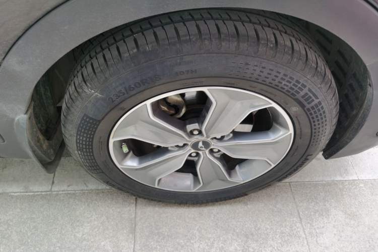 Used Hyundai Grand SantaFe 2015 2.0T 7-Seater Two-Wheel Drive Leading Edition Right Front Wheel Hub