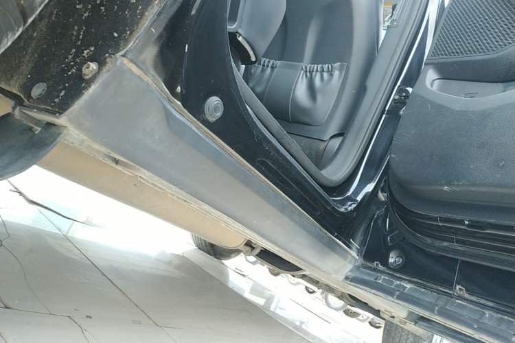 Used Hyundai Grand SantaFe 2015 2.2T 7-Seater Two-Wheel-Drive Zhi Ling Limited Edition Right Side Sill
