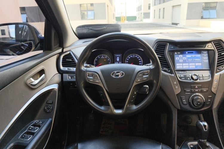 Used Hyundai Grand SantaFe 2015 2.0T 7-Seater Two-Wheel Drive Leading Edition Steering Wheel