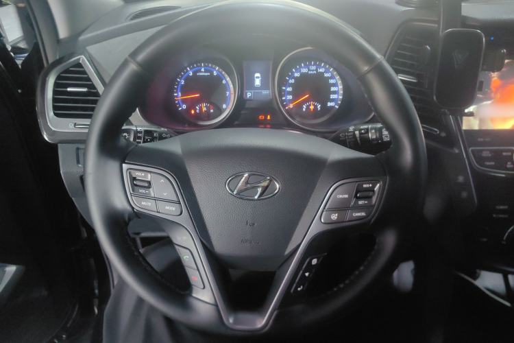 Used Hyundai Grand SantaFe 2015 2.0T 7-Seater Two-Wheel Drive Leading Edition Steering Wheel