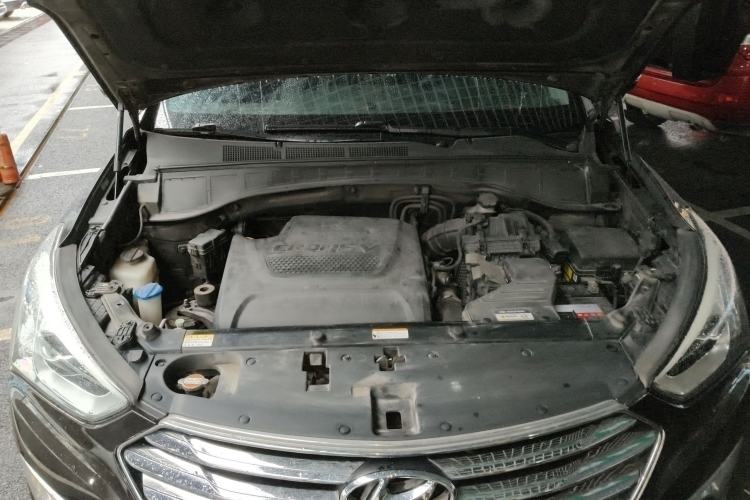 Used Hyundai Grand SantaFe 2015 2.2T 7-Seater Two-Wheel-Drive Zhi Ling Limited Edition Engine Bay