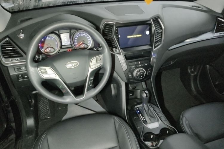 Used Hyundai Grand SantaFe 2015 2.2T 7-Seater Two-Wheel-Drive Zhi Ling Limited Edition Interior 2