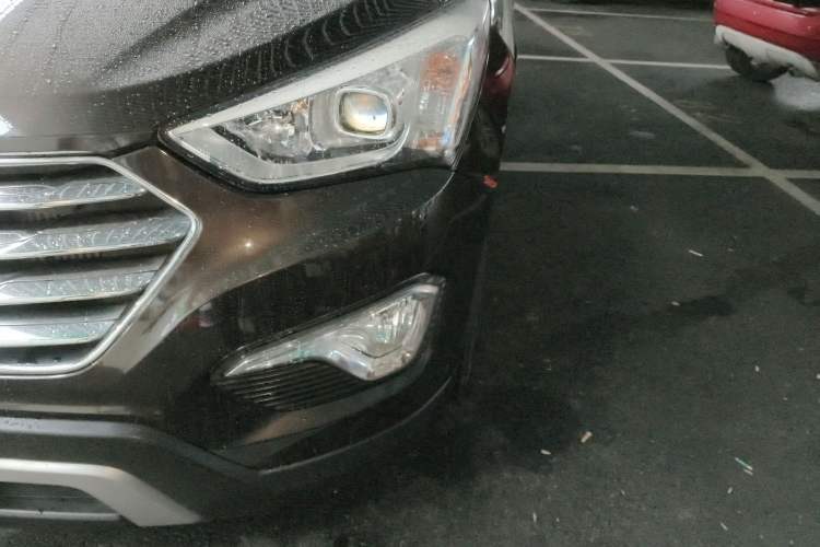 Used Hyundai Grand SantaFe 2015 2.2T 7-Seater Two-Wheel-Drive Zhi Ling Limited Edition Left Front Headlight