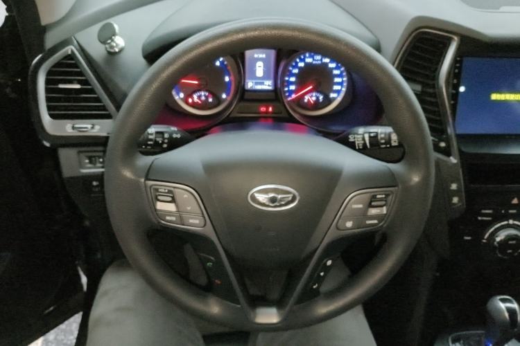 Used Hyundai Grand SantaFe 2015 2.2T 7-Seater Two-Wheel-Drive Zhi Ling Limited Edition Steering Wheel