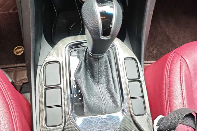 Used Hyundai Grand SantaFe 2015 2.0T 7-Seater Two-Wheel Drive Leading Edition Gear Lever