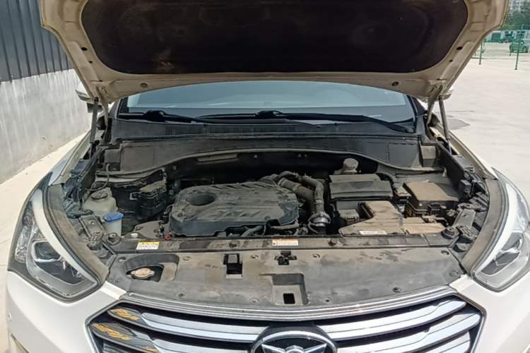 Used Hyundai Grand SantaFe 2015 2.0T 7-Seater Two-Wheel Drive Leading Edition Engine Bay