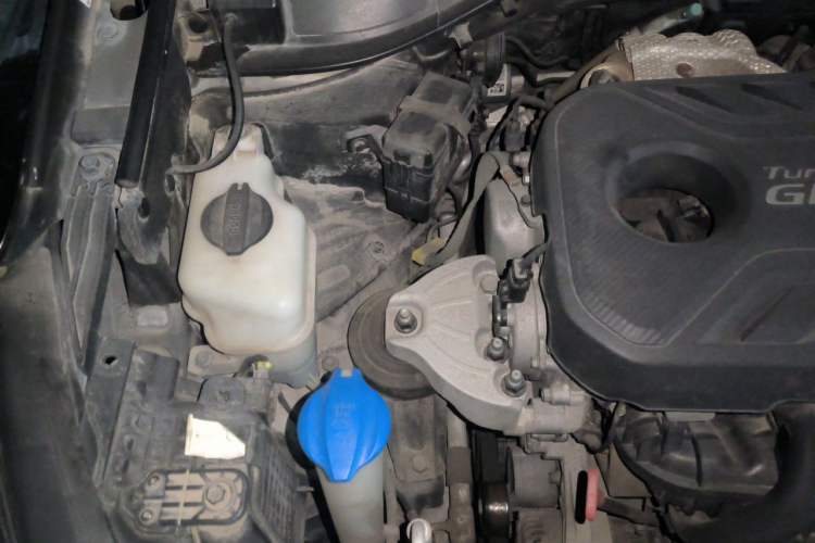 Used Hyundai Grand SantaFe 2015 2.0T 7-Seater Two-Wheel Drive Leading Edition Engine Bay Right