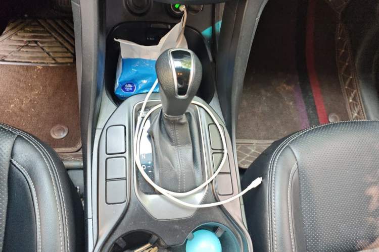 Used Hyundai Grand SantaFe 2015 2.0T 7-Seater Two-Wheel Drive Leading Edition Gear Lever