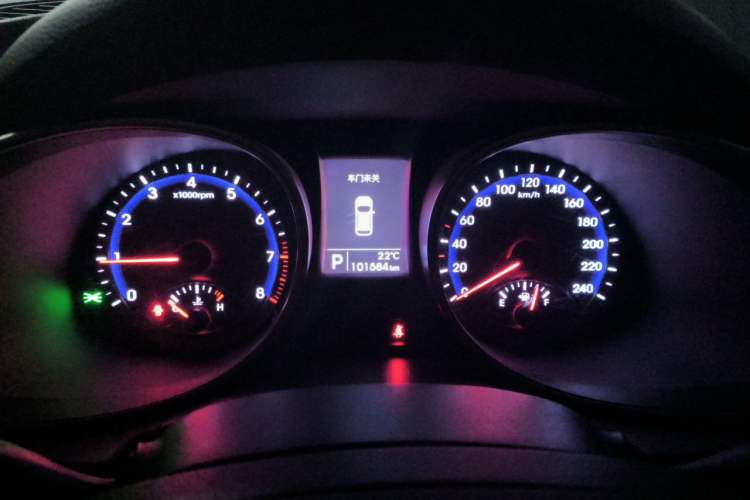 Used Hyundai Grand SantaFe 2015 2.0T 7-Seater Two-Wheel Drive Leading Edition Instrument Cluster