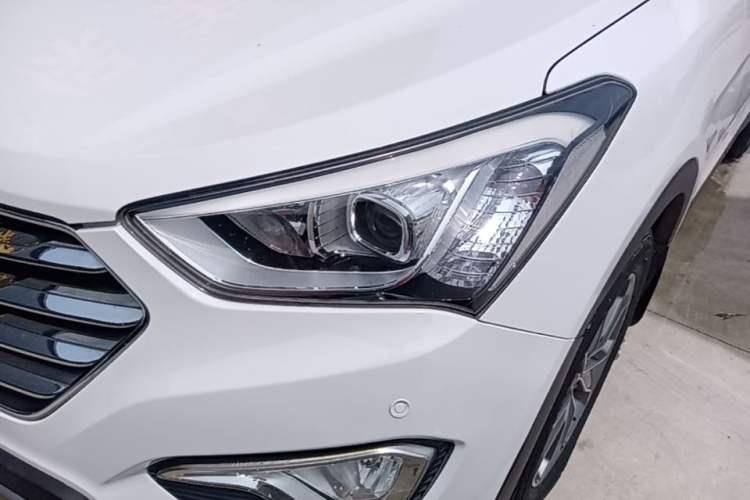 Used Hyundai Grand SantaFe 2015 2.0T 7-Seater Two-Wheel Drive Leading Edition Left Front Headlight