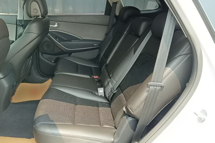 Used Hyundai Grand SantaFe 2015 2.0T 7-Seater Two-Wheel Drive Leading Edition Left Rear Seat