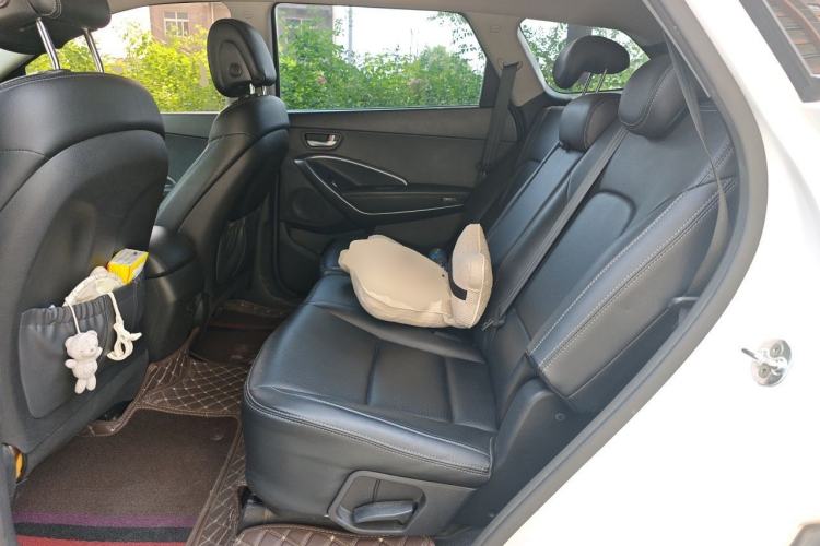 Used Hyundai Grand SantaFe 2015 2.0T 7-Seater Two-Wheel Drive Leading Edition Left Rear Seat