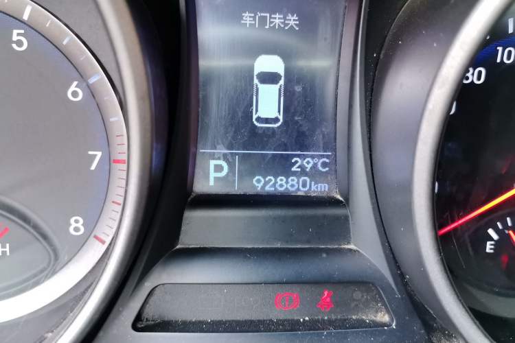 Used Hyundai Grand SantaFe 2015 2.0T 7-Seater Two-Wheel Drive Leading Edition Odometer Close Up