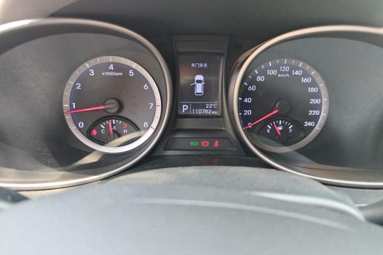 Used Hyundai Grand SantaFe 2015 2.0T 7-Seater Two-Wheel Drive Leading Edition Odometer Close Up