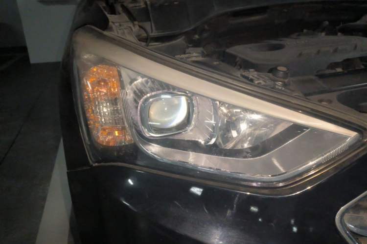 Used Hyundai Grand SantaFe 2015 2.0T 7-Seater Two-Wheel Drive Leading Edition Right Front Headlight