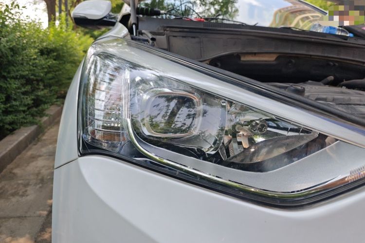 Used Hyundai Grand SantaFe 2015 2.0T 7-Seater Two-Wheel Drive Leading Edition Right Front Headlight