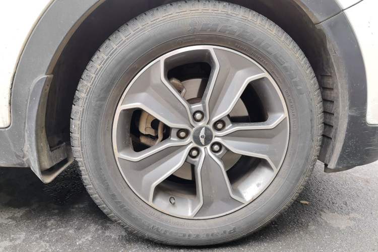 Used Hyundai Grand SantaFe 2015 2.0T 7-Seater Two-Wheel Drive Leading Edition Right Front Wheel Hub