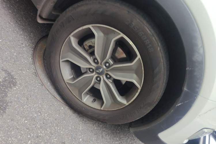 Used Hyundai Grand SantaFe 2015 2.0T 7-Seater Two-Wheel Drive Leading Edition Right Front Wheel Hub